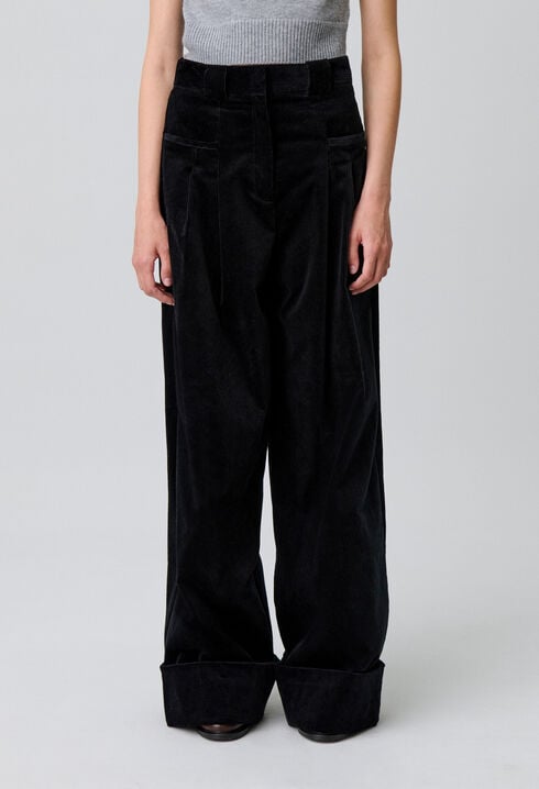 Weit geschnittene Cordhose