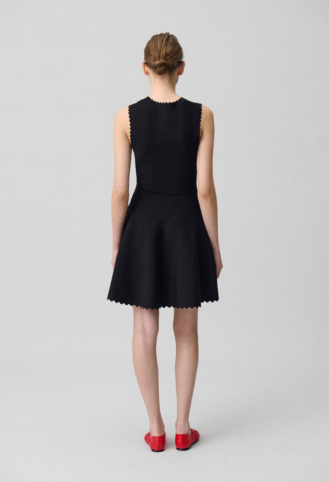 Kurzes Skaterkleid feinem Strick