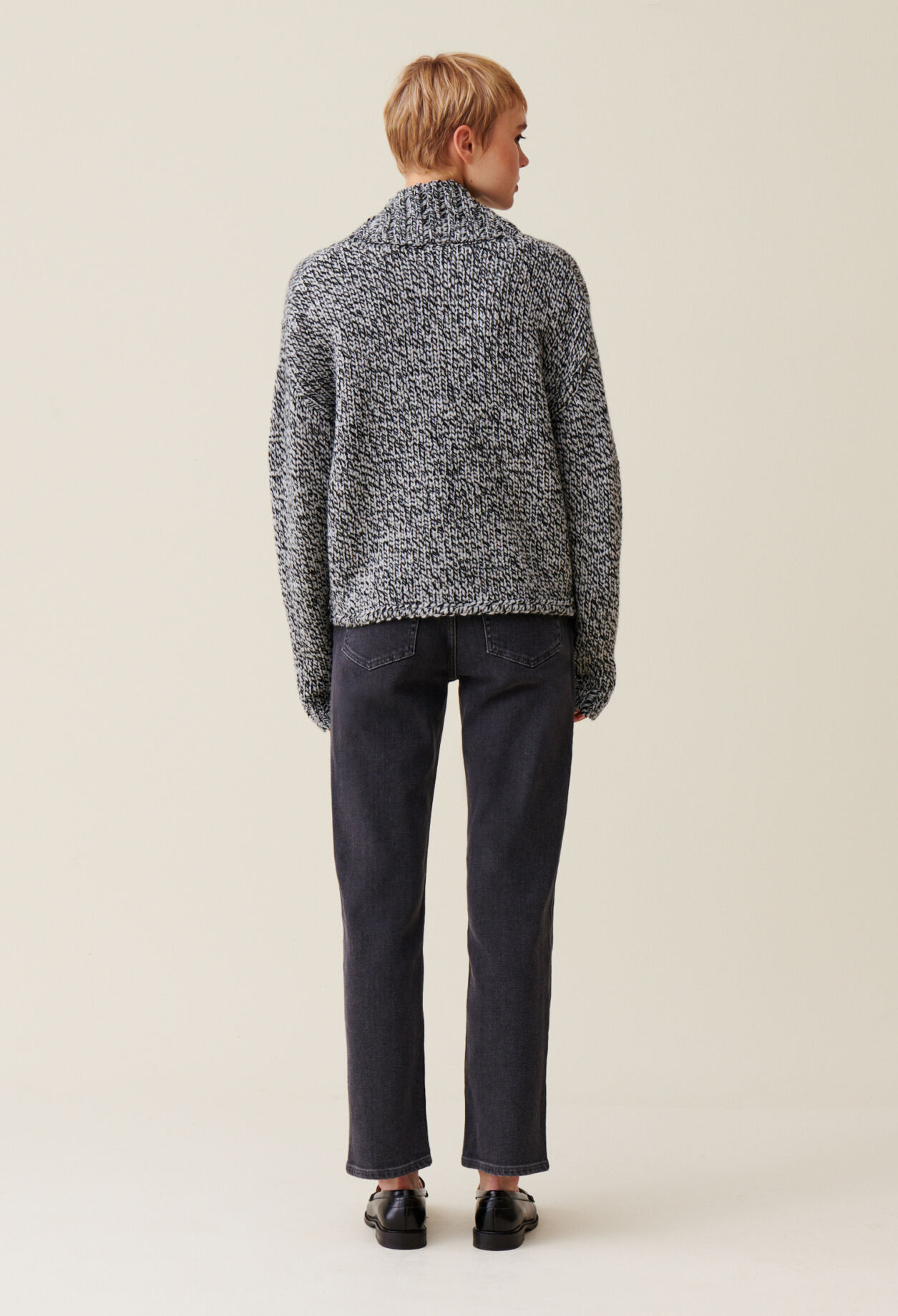 Grober Strickpullover V-Ausschnitt