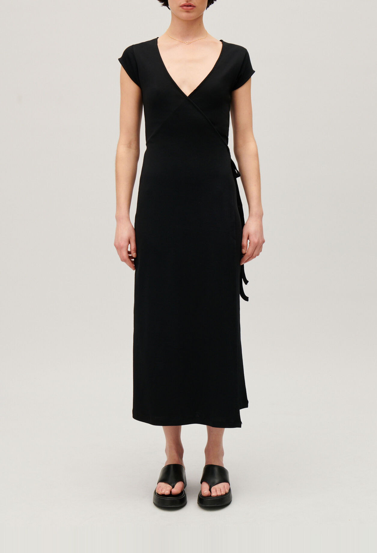 Midi-Kleid in Wickeloptik Schwarz