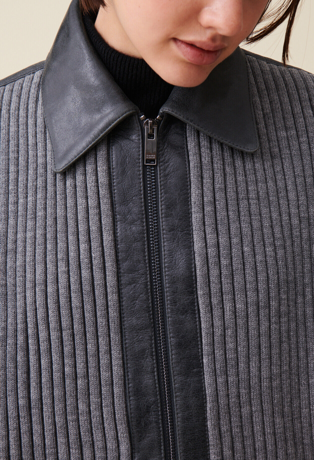 Zweifarbig graue Lederbomberjacke