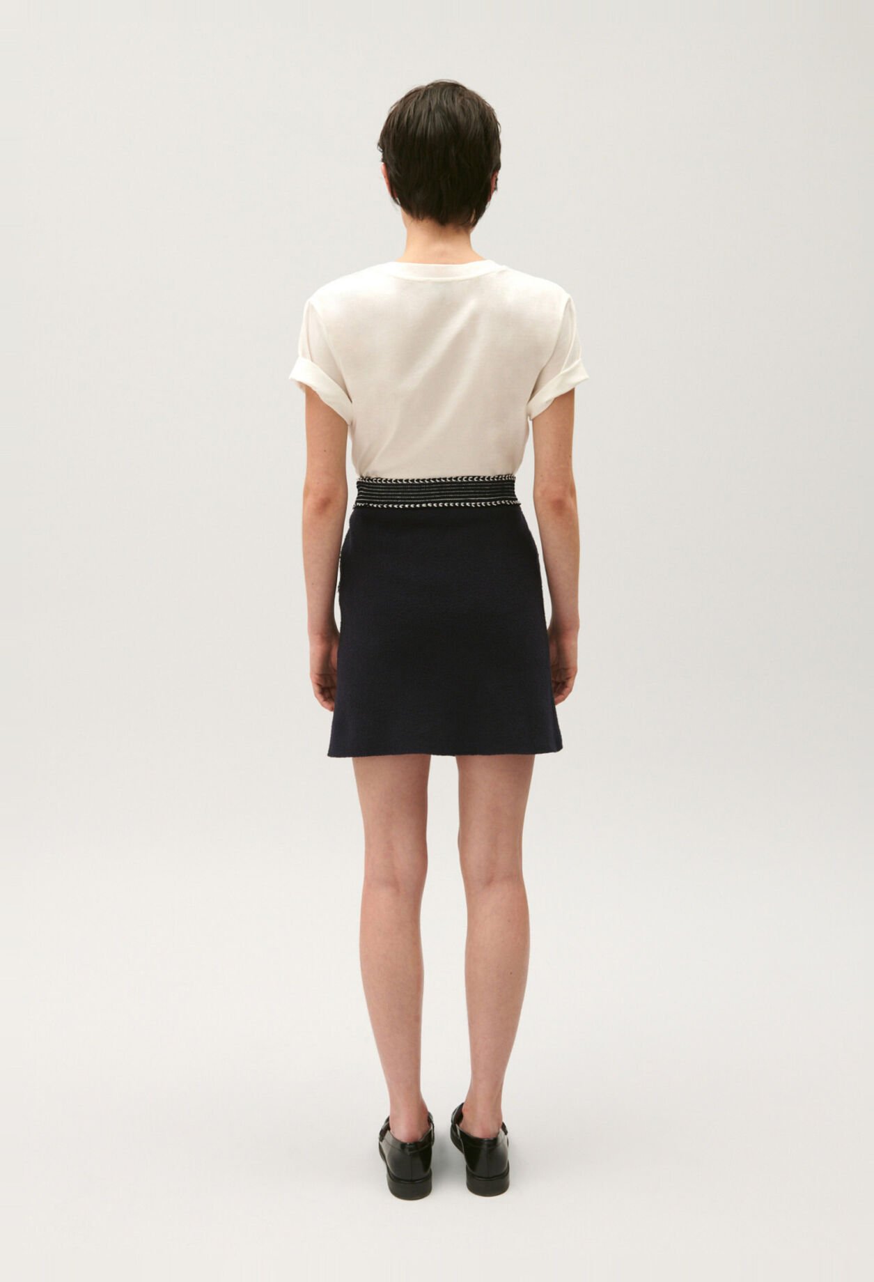 Kurzer marineblauer Strickrock