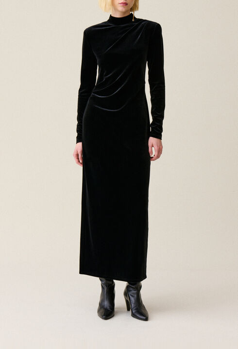 Schwarzes, tailliertes Samtkleid
