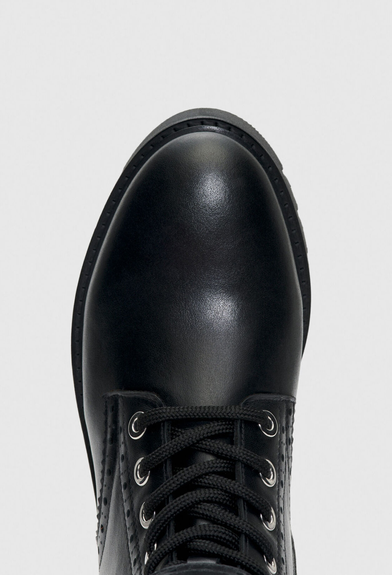 Schnürstiefel aus Öko-Leder