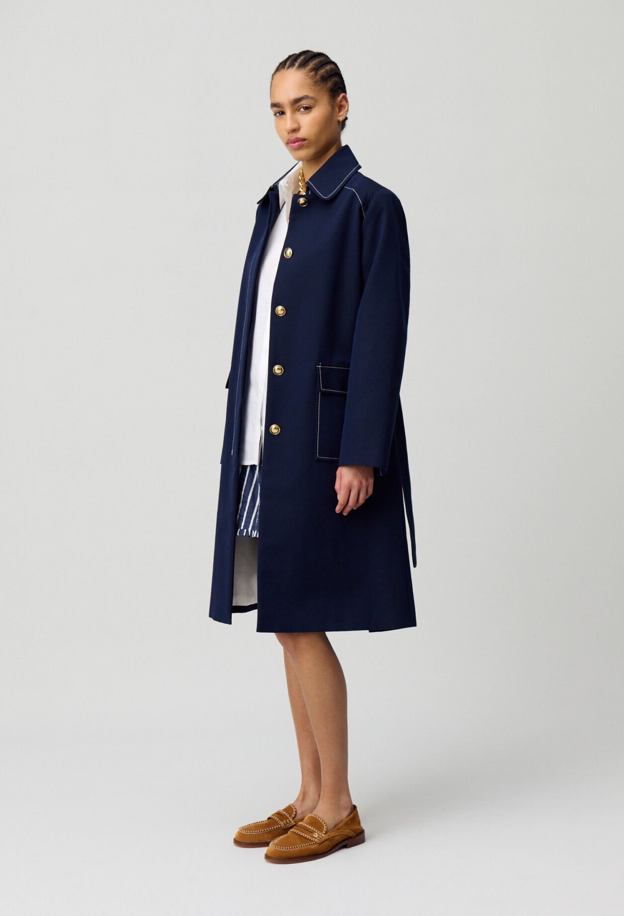 Mittellanger taillierter Trenchcoat