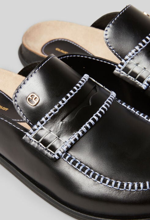 Mules aus glattem Leder