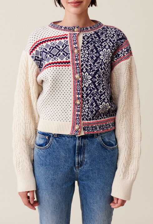 Strickjacke mit Zopfmuster