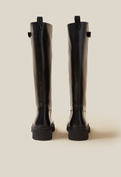 Hohe Lederstiefel