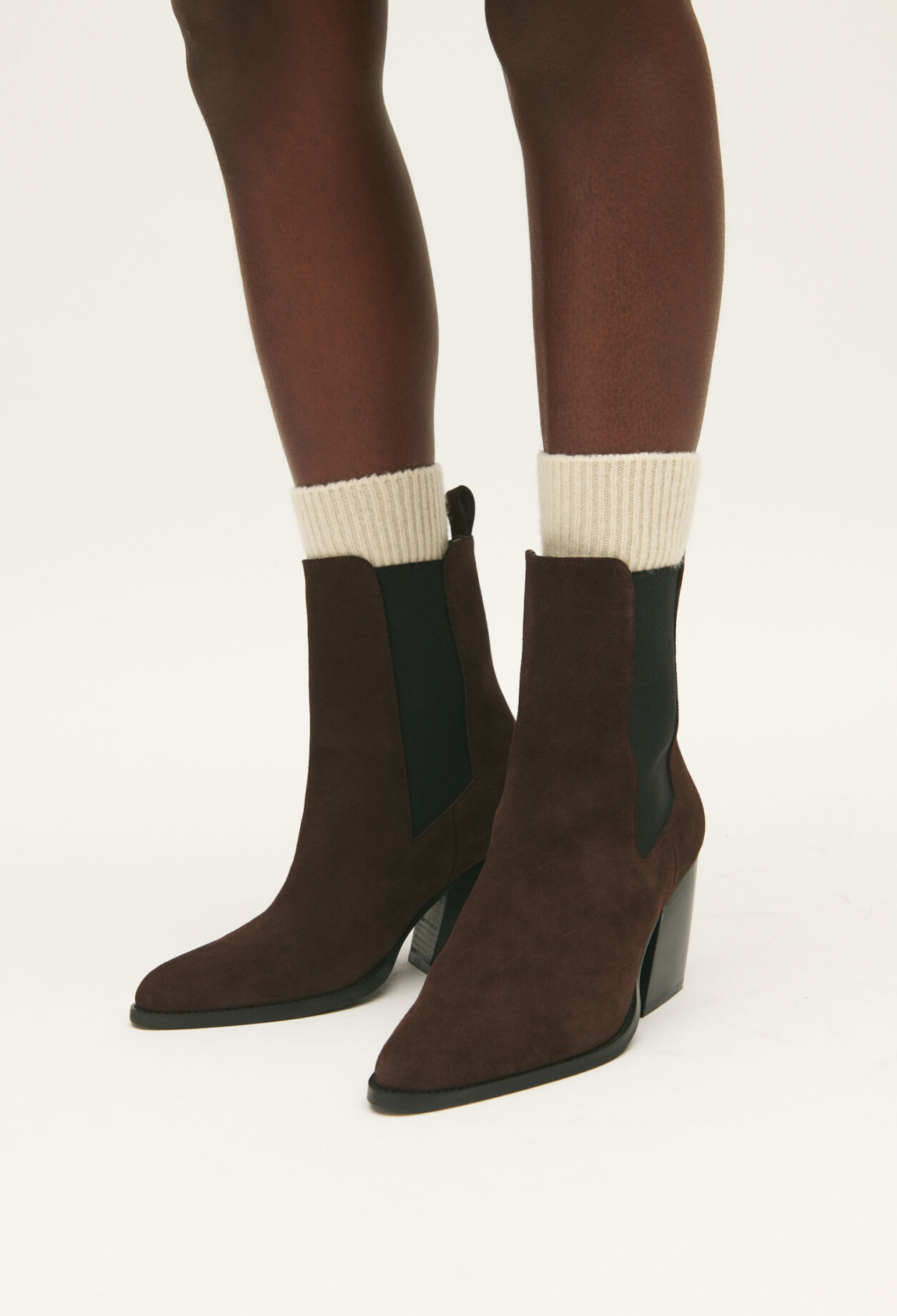 Schokoladenbraune Wildleder-Stiefeletten