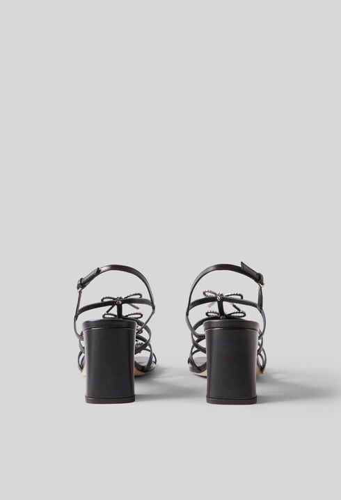 Ledersandalen mit Schmuck