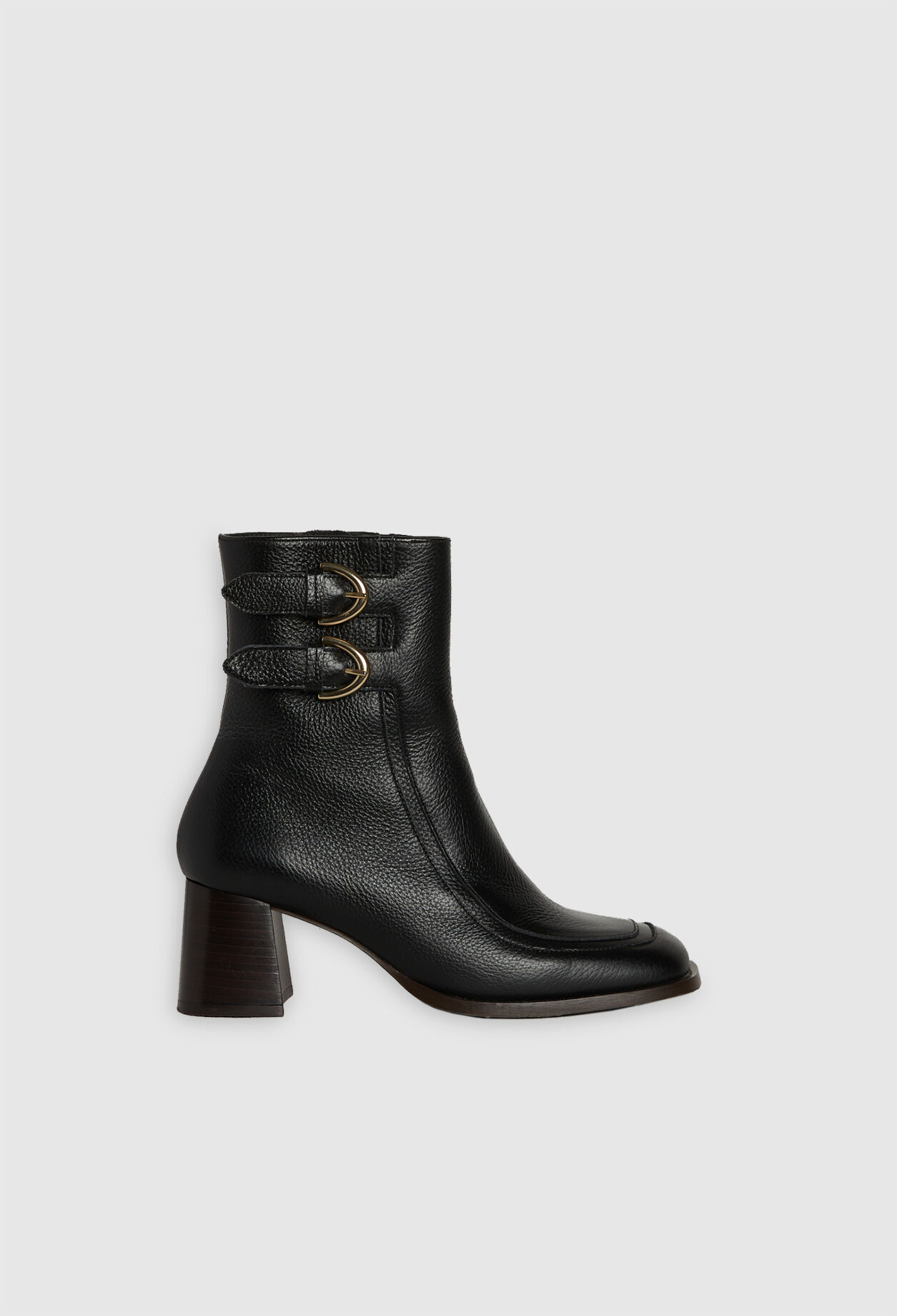 Stiefeletten mit Absätzen
