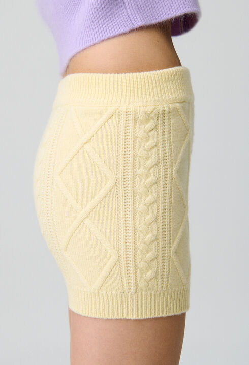 Kurzer Strickpullover