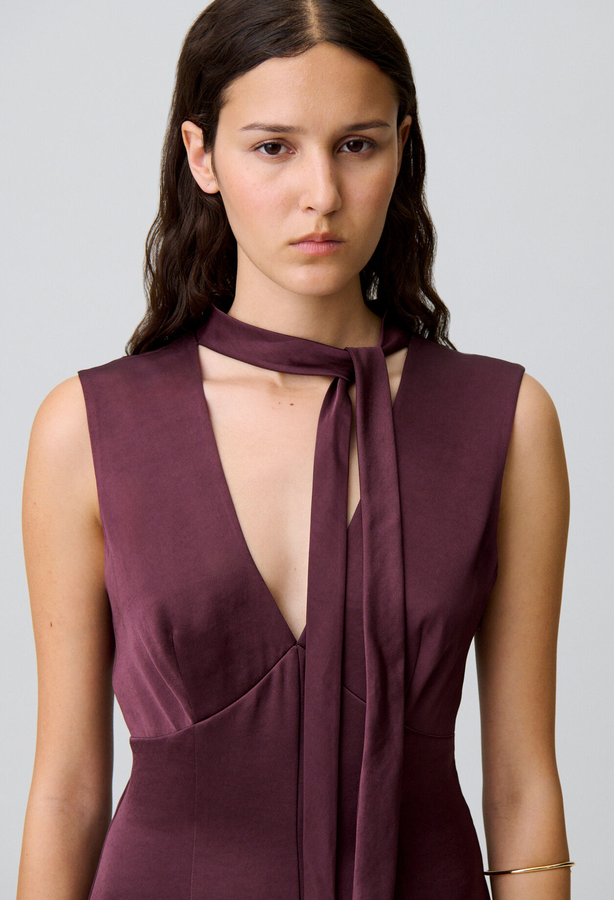 Fließender Satin-Jumpsuit