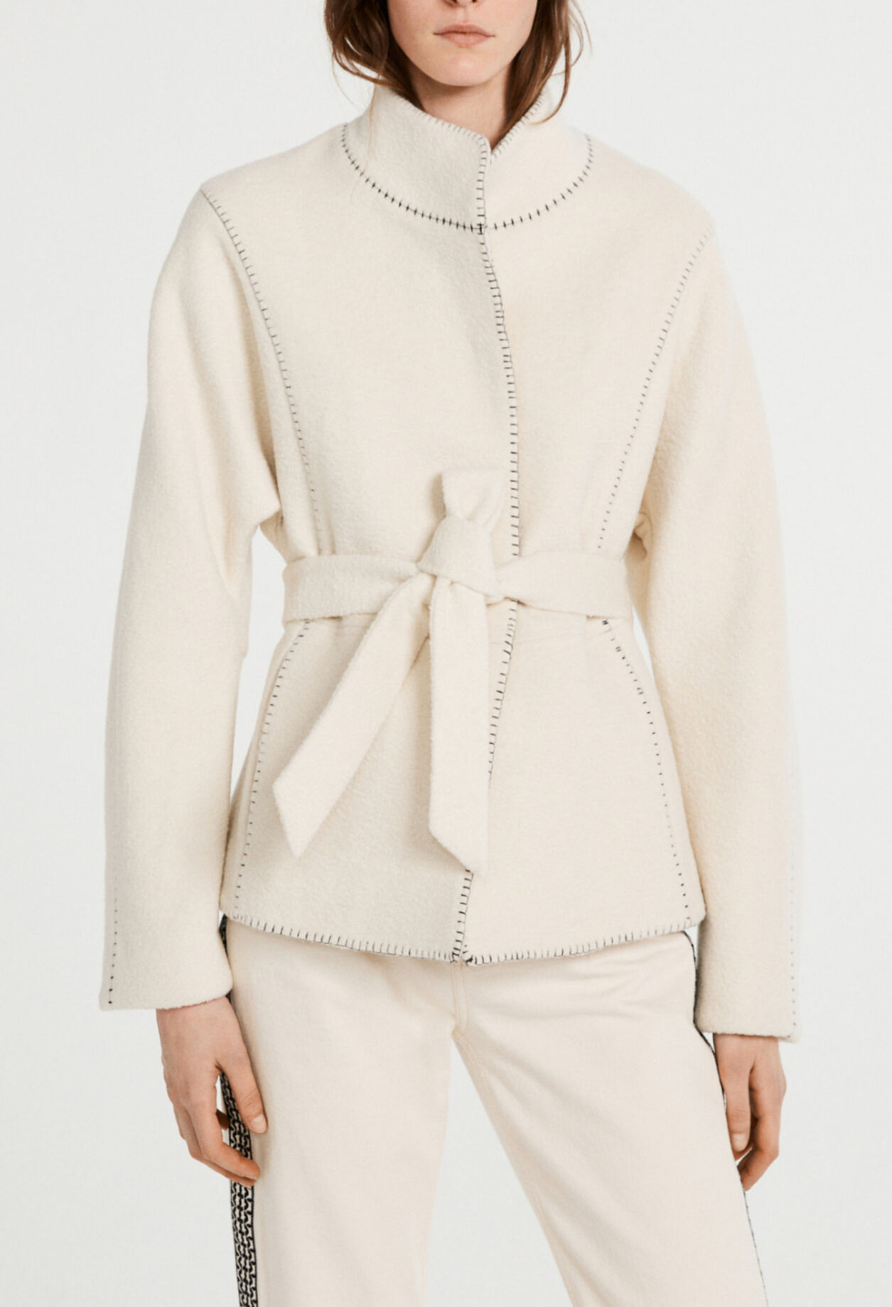 Gegürtete Jacke mit geradem Schnitt