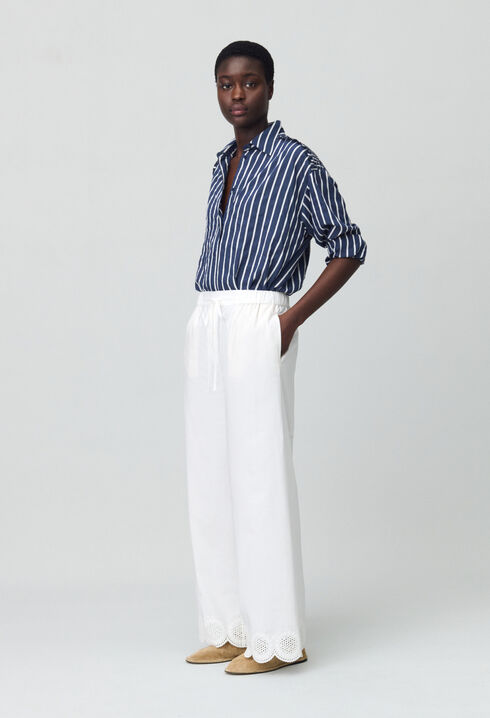Weite, leichte Hose mit Stickerei