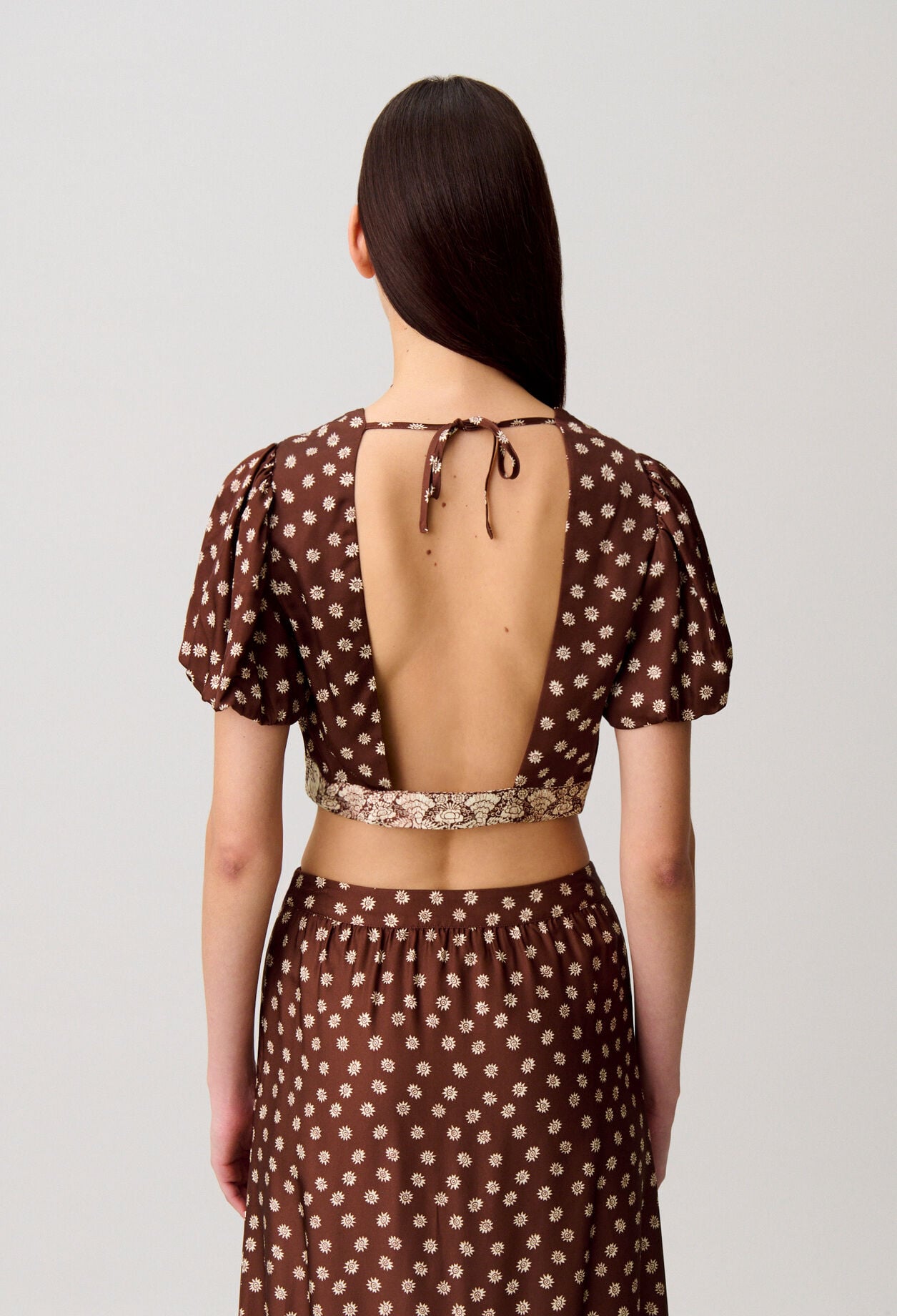 R&uuml;ckenfreies Satin-Top