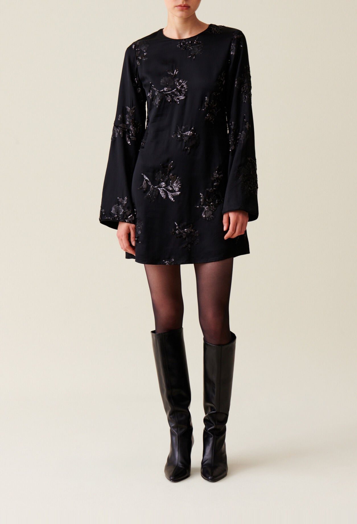 Schwarzes kurzes Kleid Pailletten