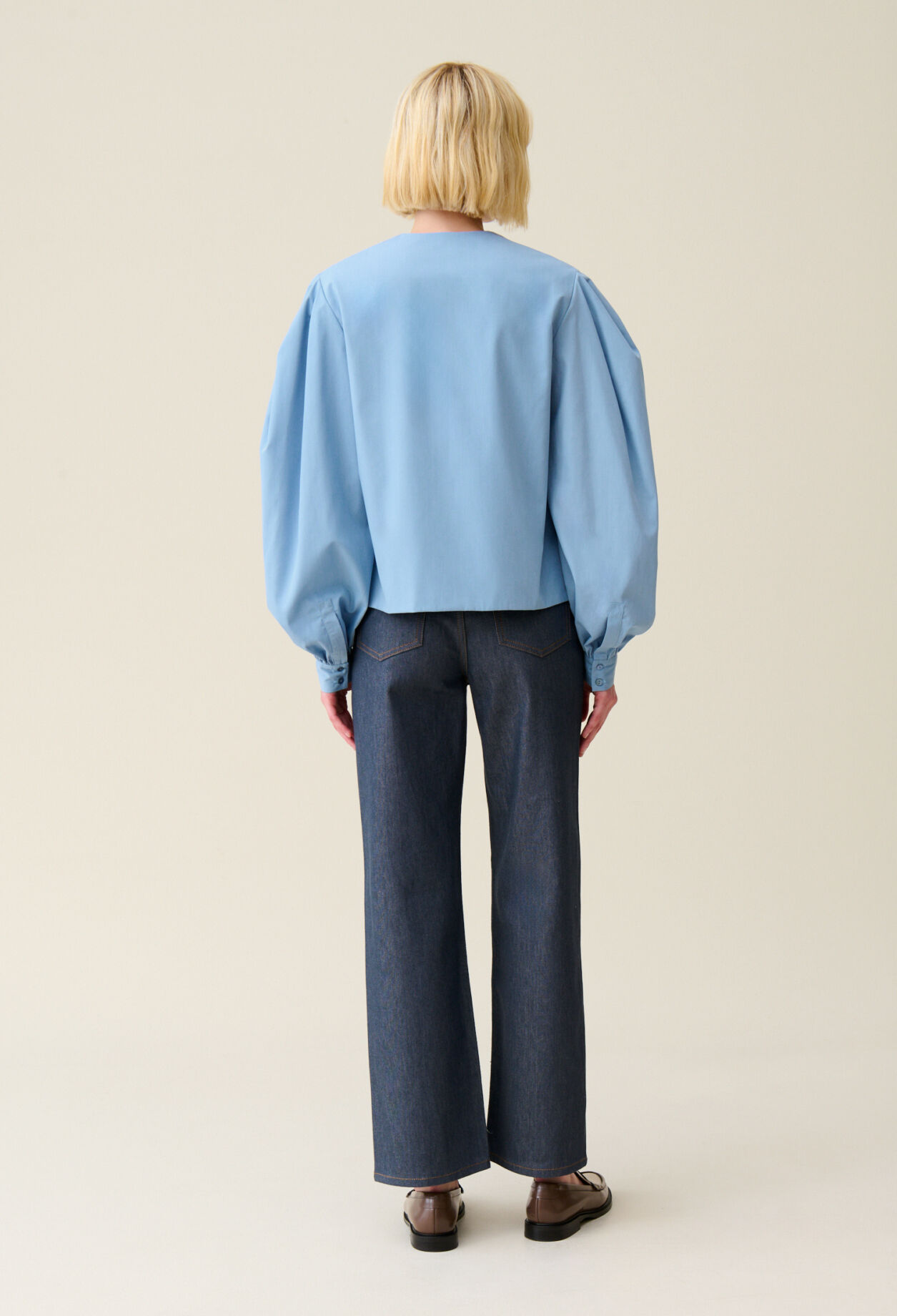 V-Ausschnitt Bluse zum Binden