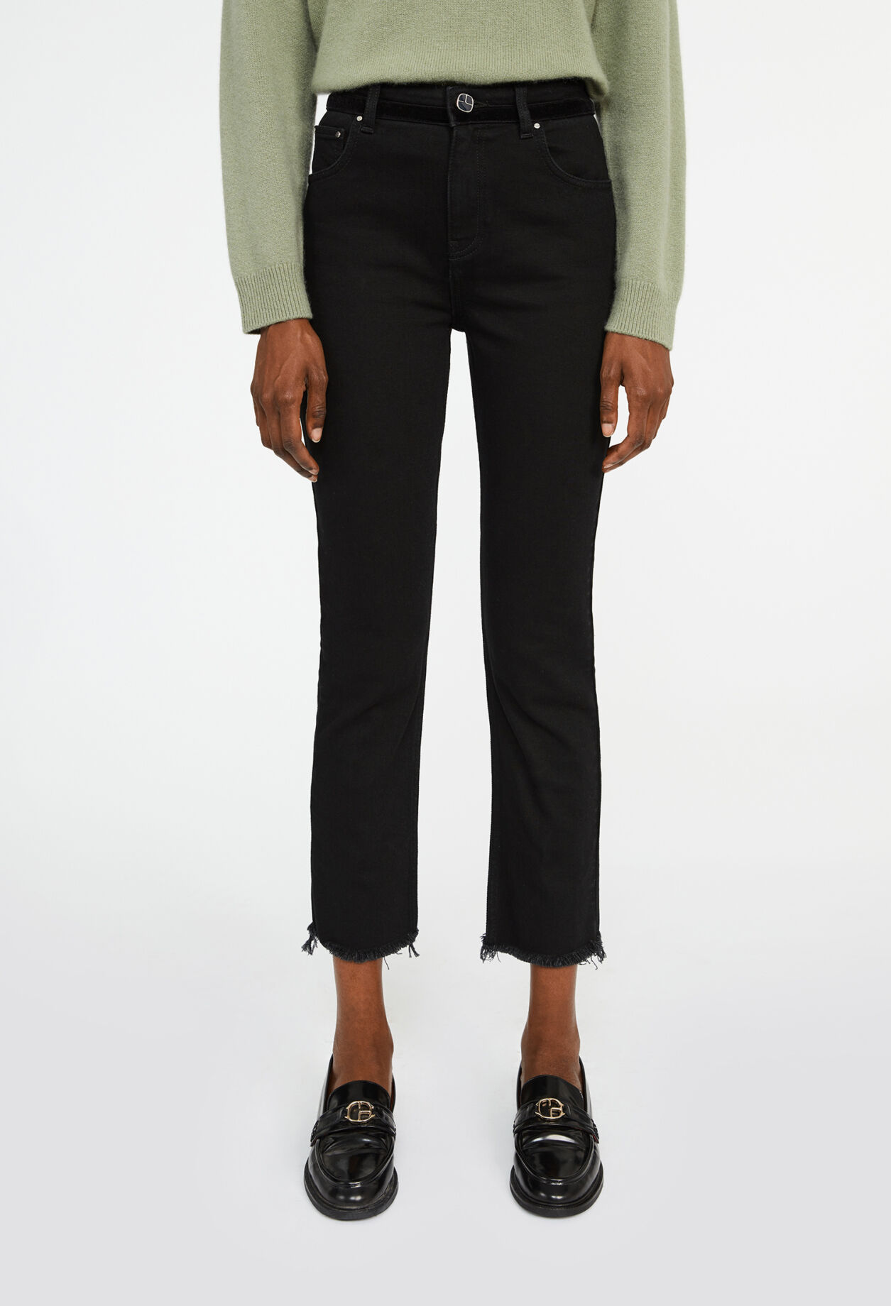 Gerade Jean mit Saum im Raw Edge-Stil