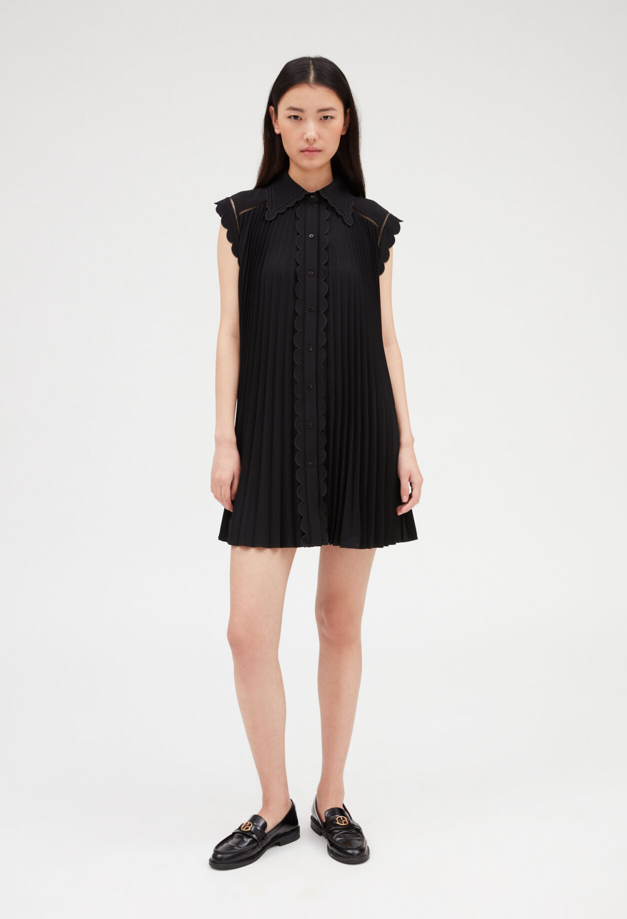 Kurzes plissiertes Kleid