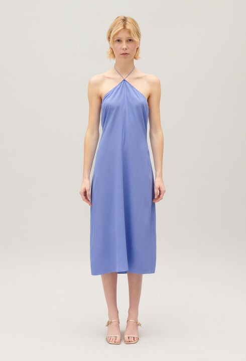 Kurzes Kleid mit Rückenausschnitt