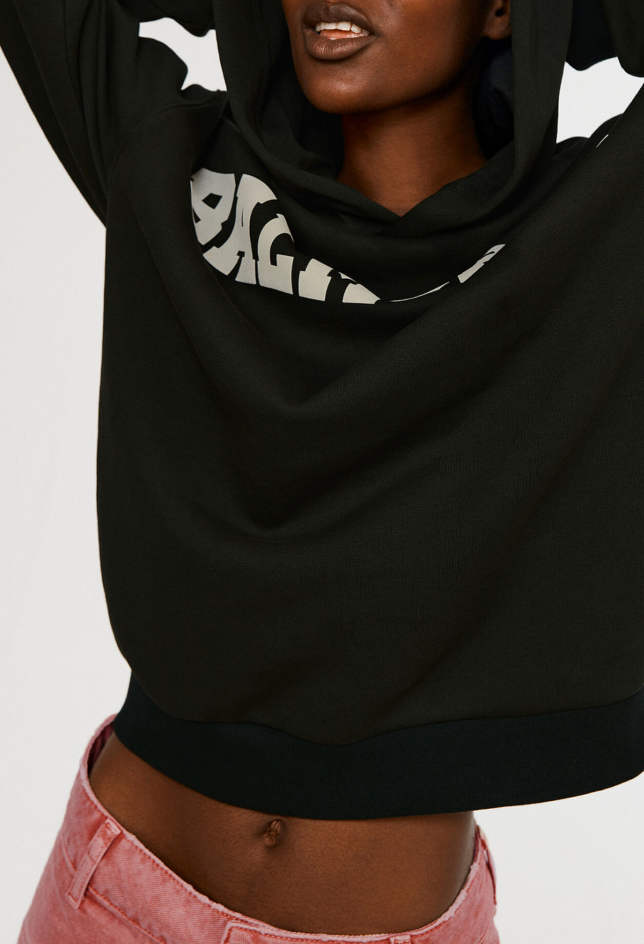 Kapuzen-Sweatshirt mit Oversize-Schnitt
