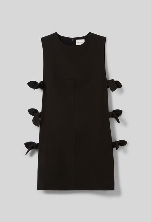 Kurzes Kleid mit Schleifen