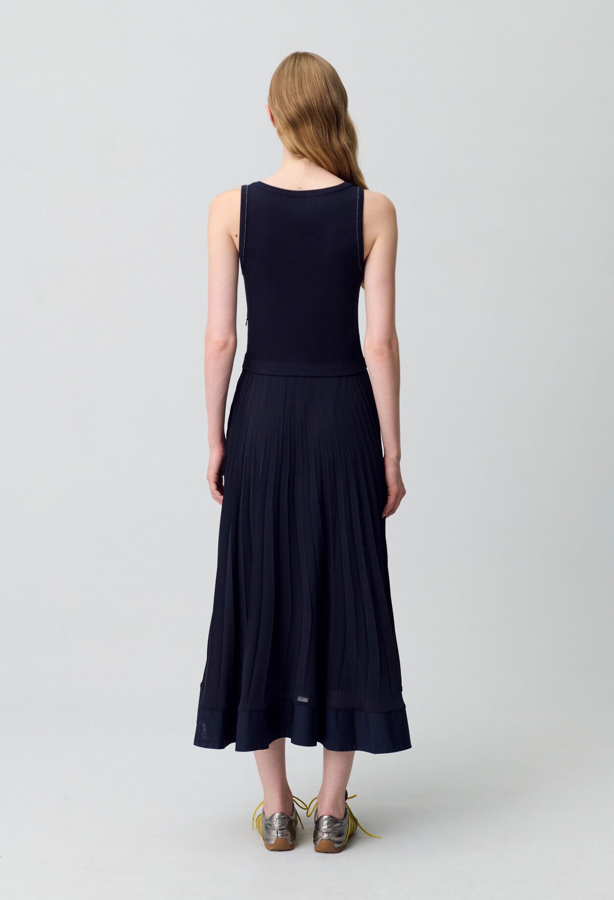 Langes, plissiertes Kleid, marineblau