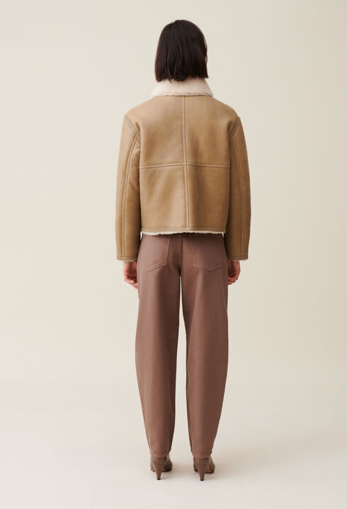 Beige kurze Lammfelljacke
