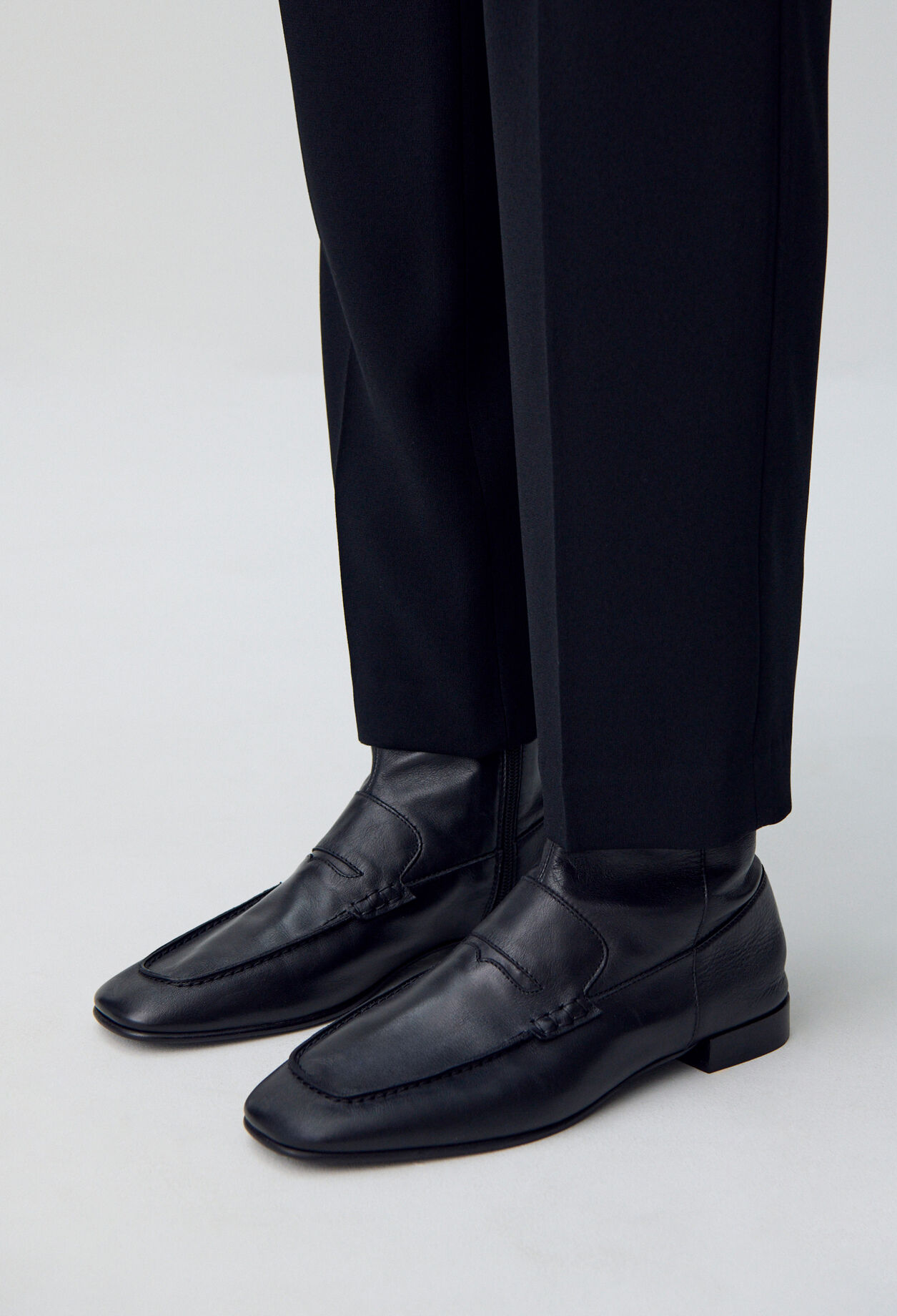 Mokassin-Stiefeletten aus Leder
