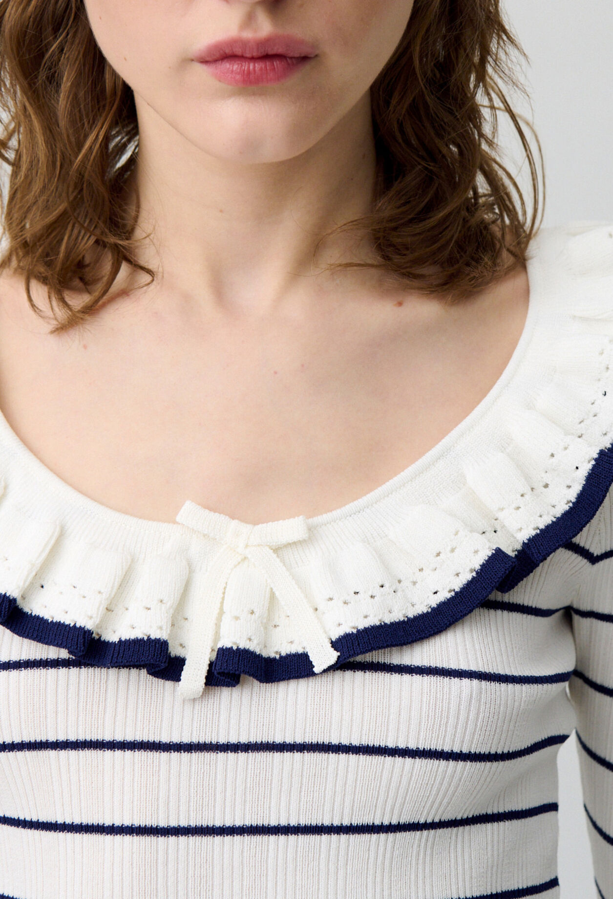 Gestreifter feiner Strickpullover