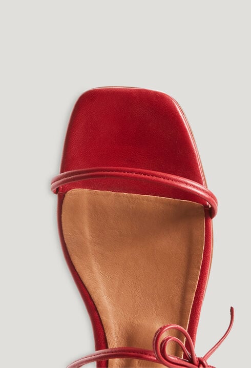 Flache Sch&uuml;rsandalen