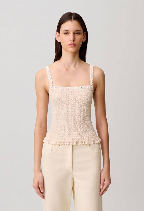 Top mit Blumenstickerei