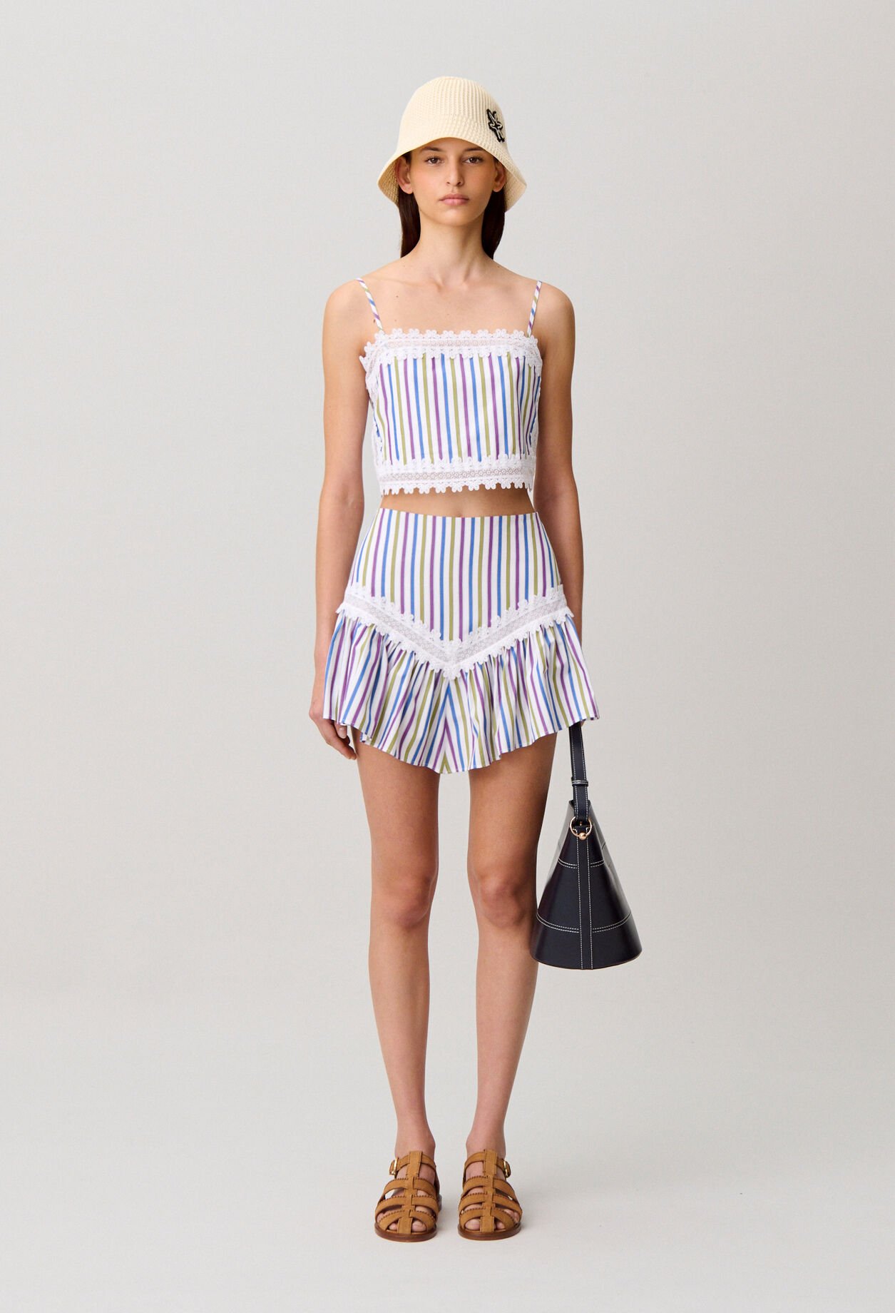 Kurzes Tr&auml;gertop