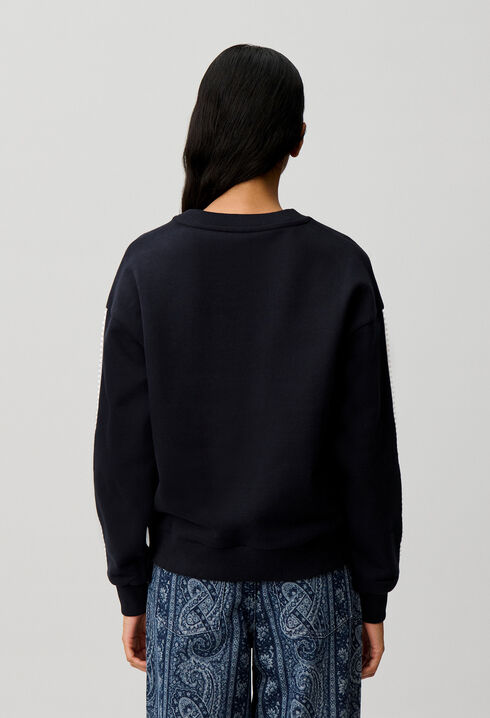 Bio-Sweatshirt mit C-Stickerei