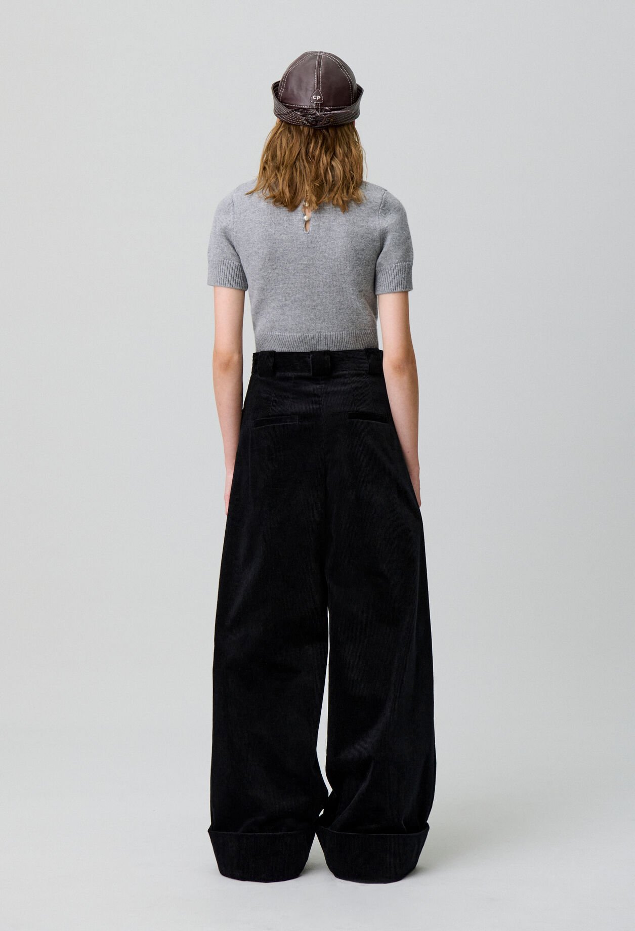Weit geschnittene Cordhose