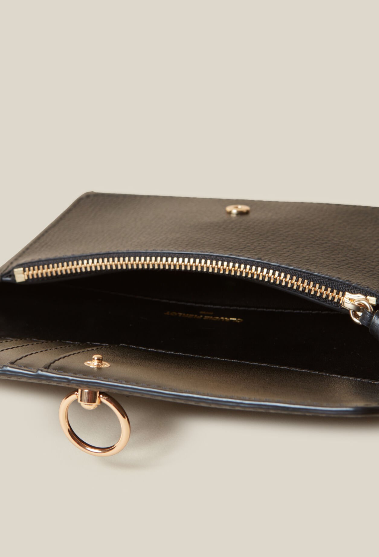 Große Tasche aus genarbtem Leder