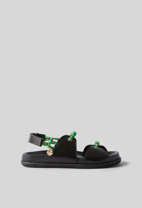 Sandalen mit gedrehten Riemen