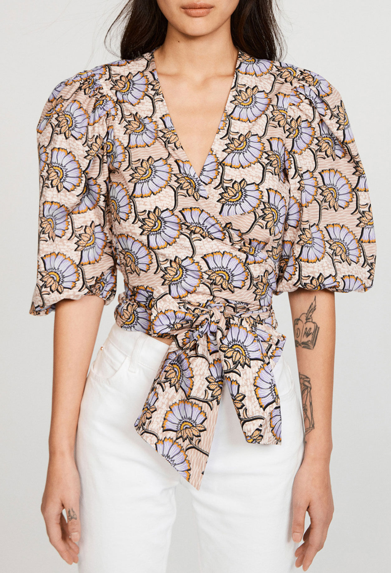 Geblümte Bluse