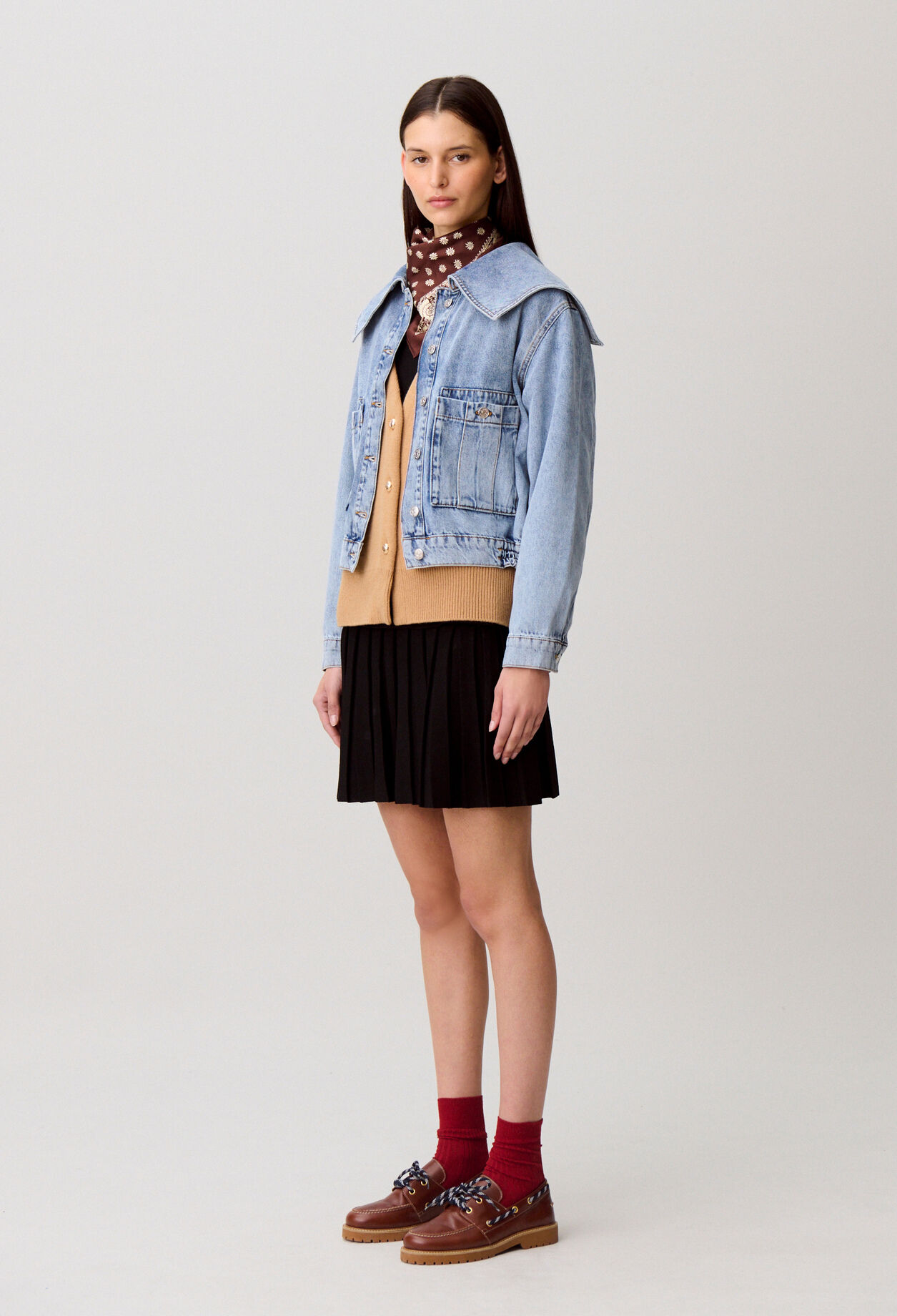Jeansjacke mit Kontrastn&auml;hten