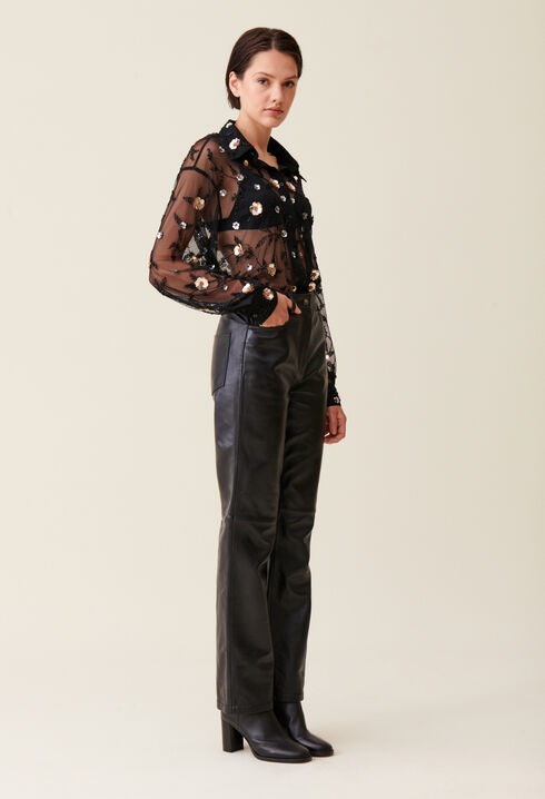 Schwarze transparente Stickbluse