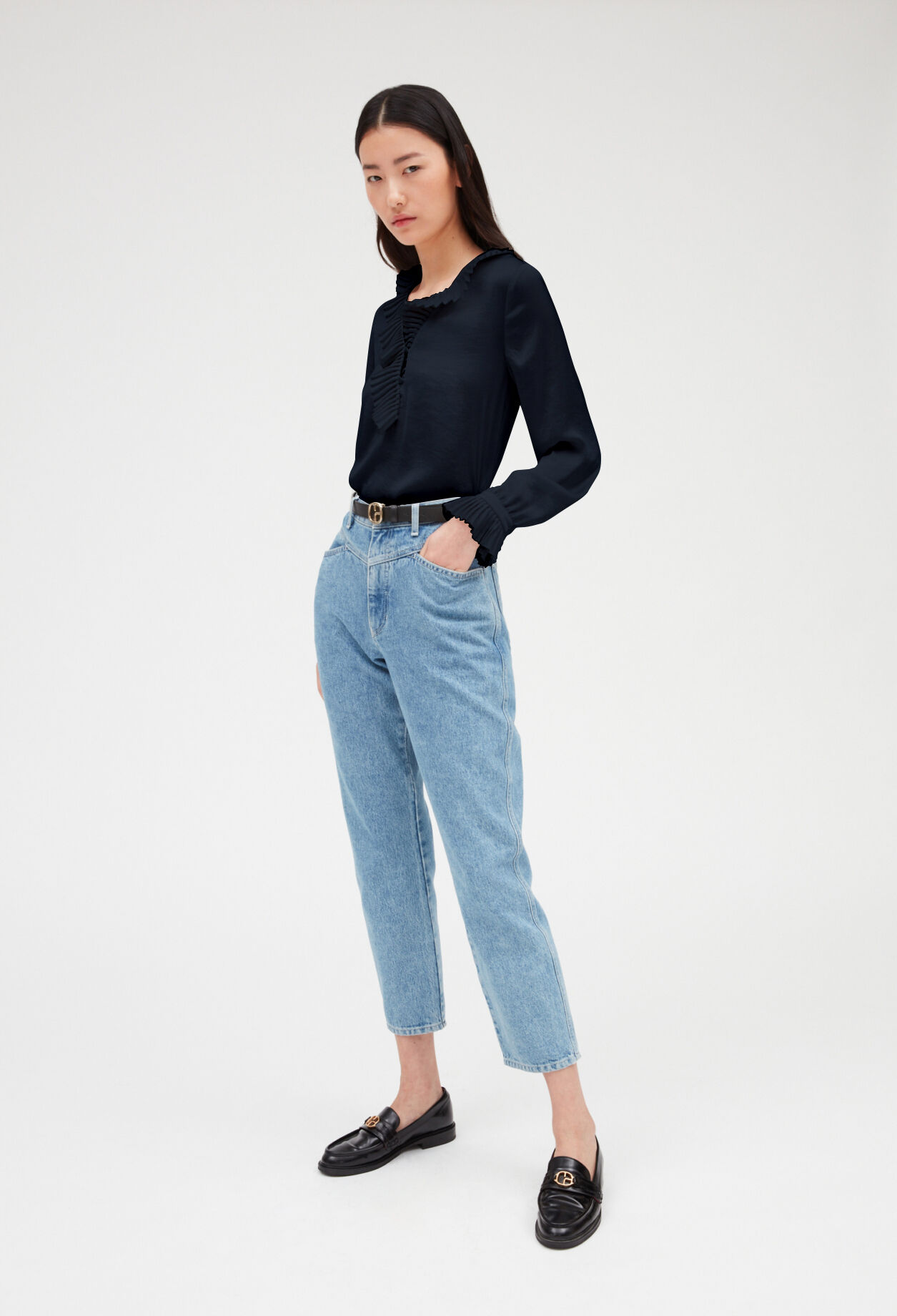 Bluse mit volant-besatz