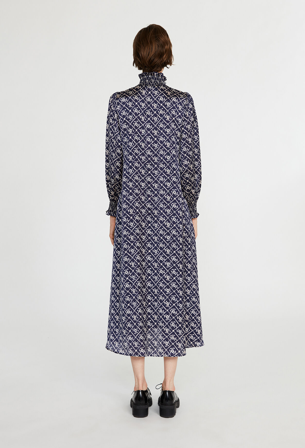 Kleid mit Stehkragen