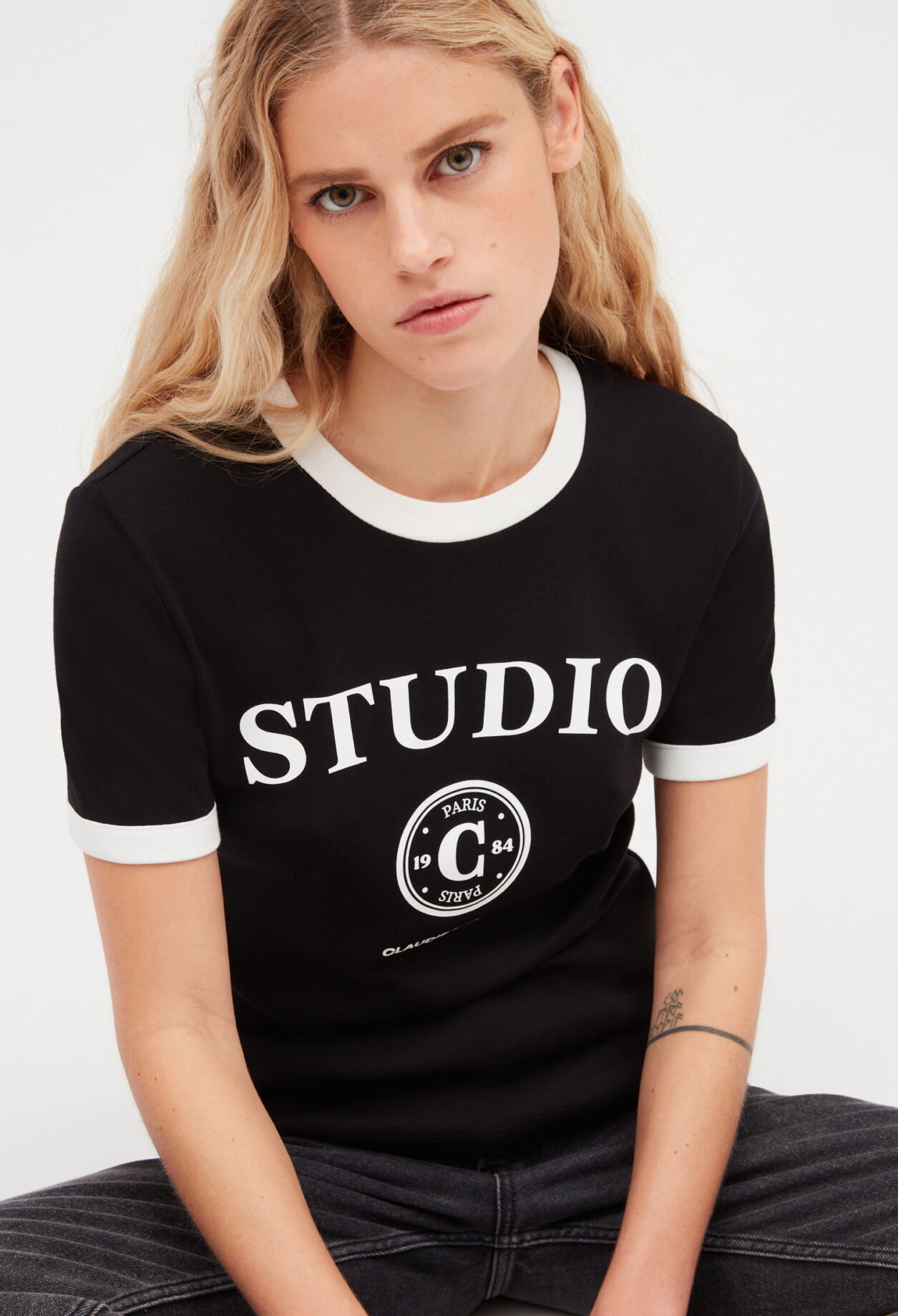 Zweifarbiges T-Shirt Studio