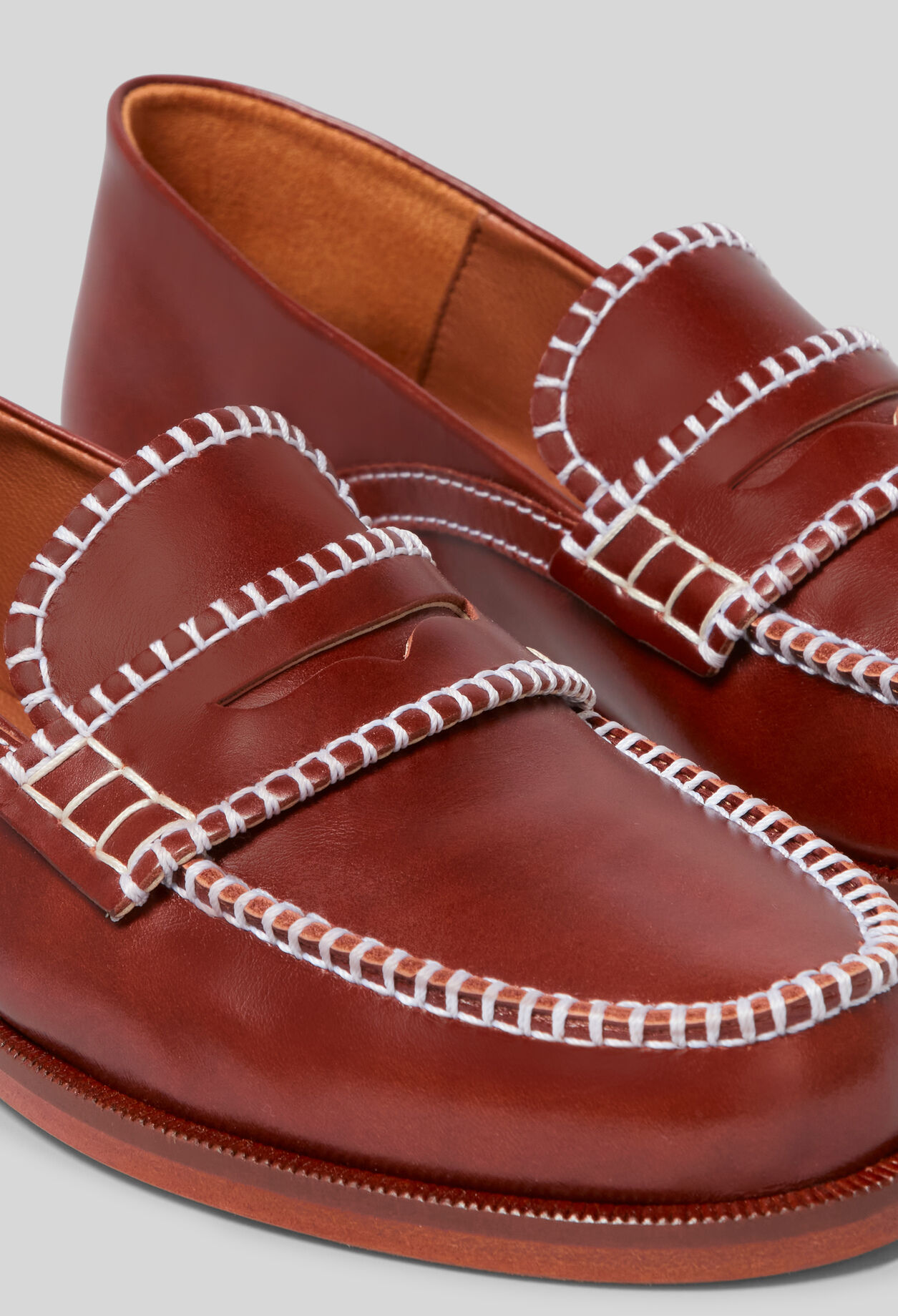 Glattleder-Sandalen, Steppnähte