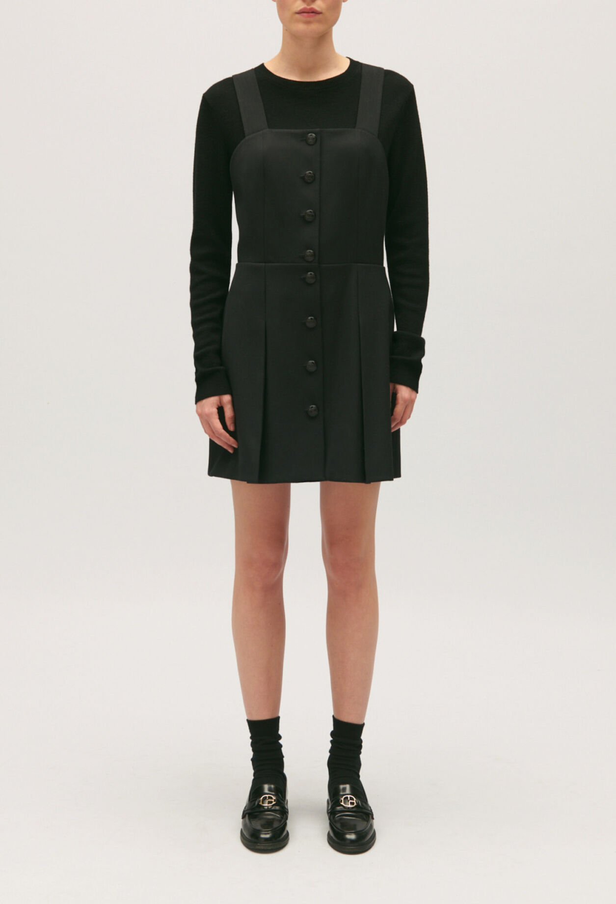 Kurzes trägerloses schwarzes Kleid