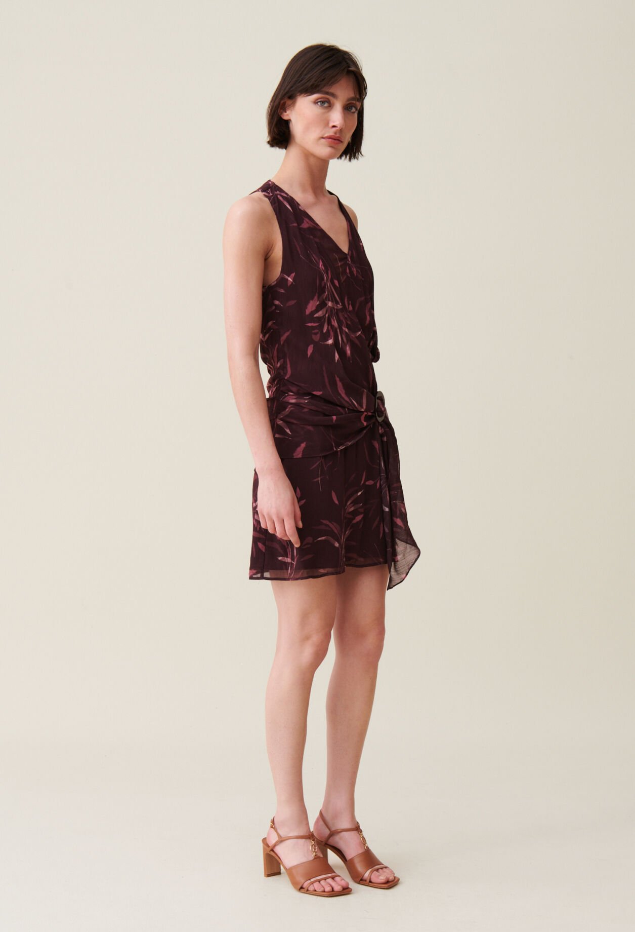 Kurzkleid ohne Ärmel und Futter