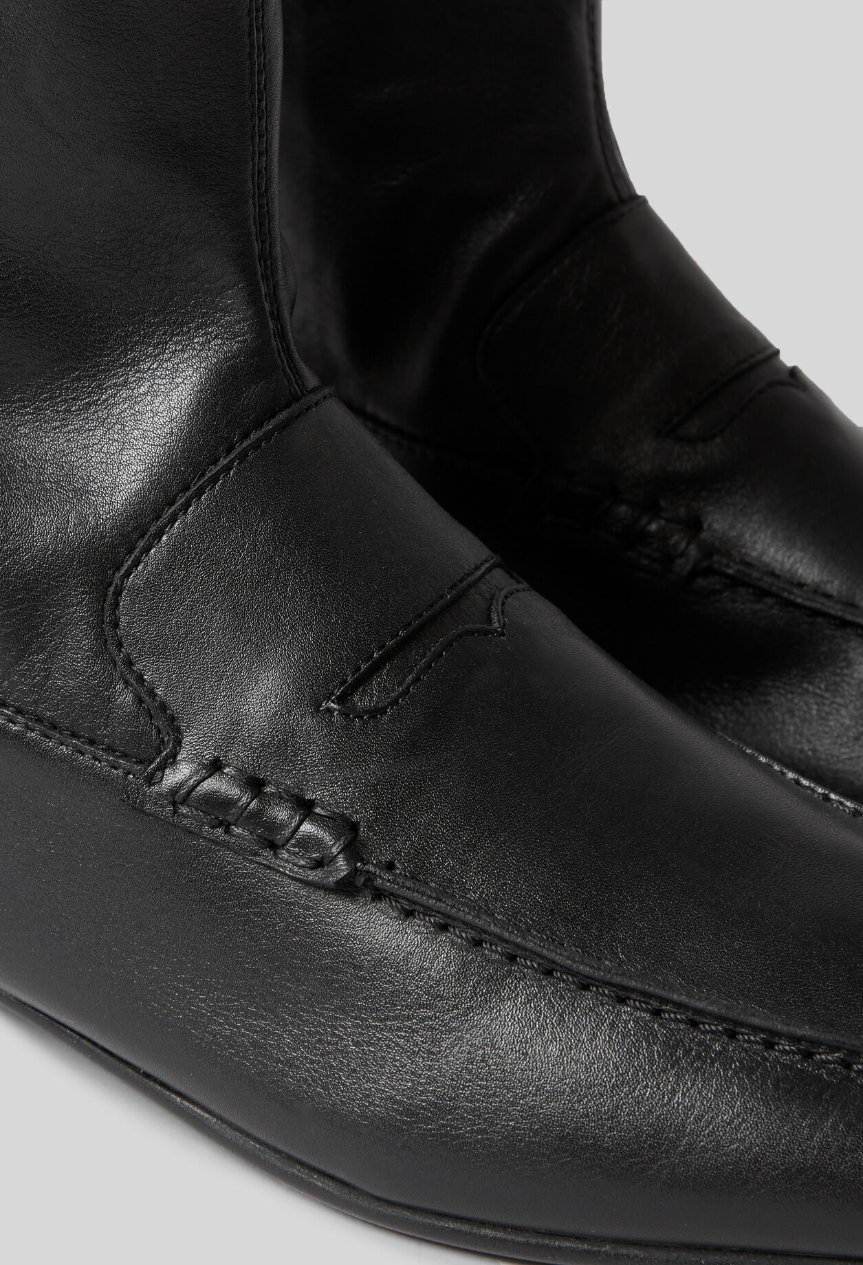 Mokassin-Stiefeletten aus Leder