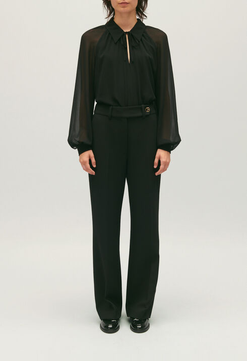 Flie&szlig;ende schwarze Bluse