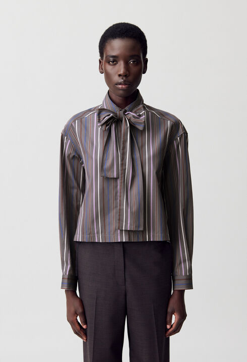 Gestreifte Lavalliere-Bluse